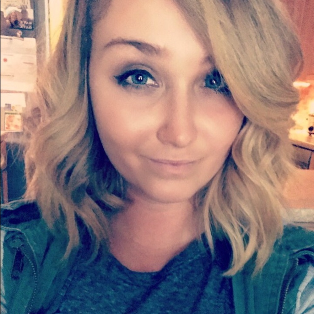 Meet your Posher, Laura